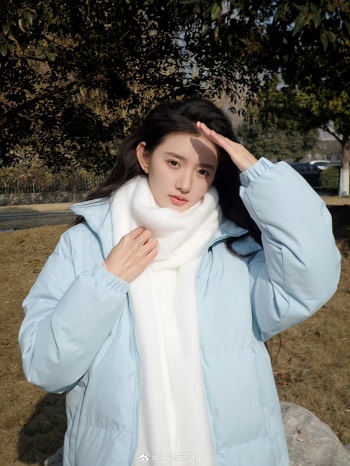  张婉莹 